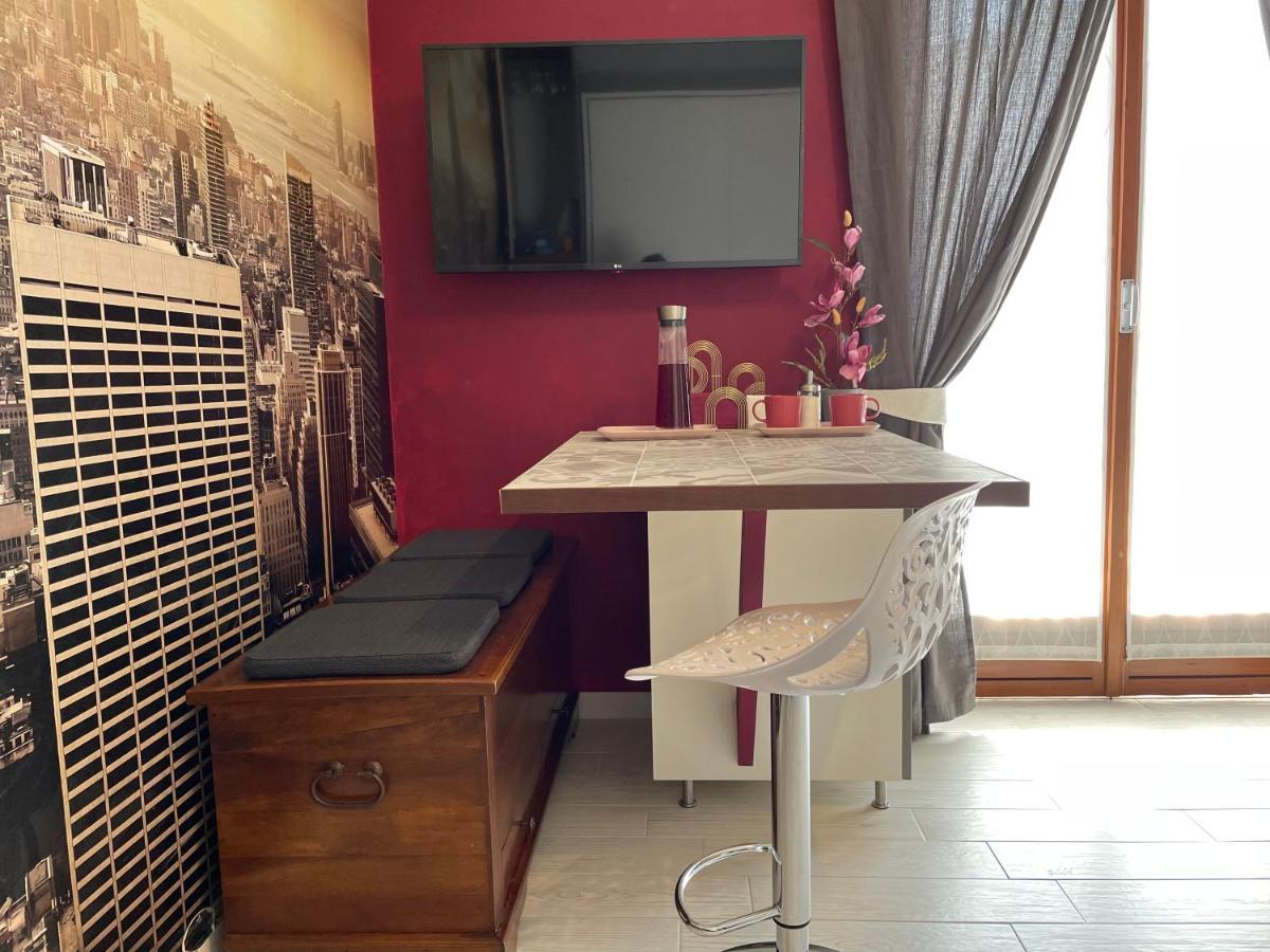 Studio Flat Policlinico G B Rossi Borgo Roma เวโรนา ภายนอก รูปภาพ