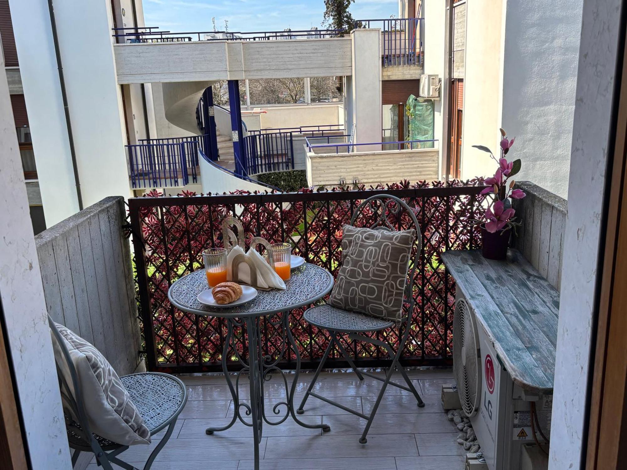 Studio Flat Policlinico G B Rossi Borgo Roma เวโรนา ภายนอก รูปภาพ